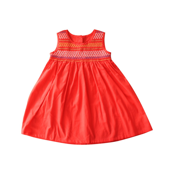 Đầm vải bé gái sát nách thêu smocking