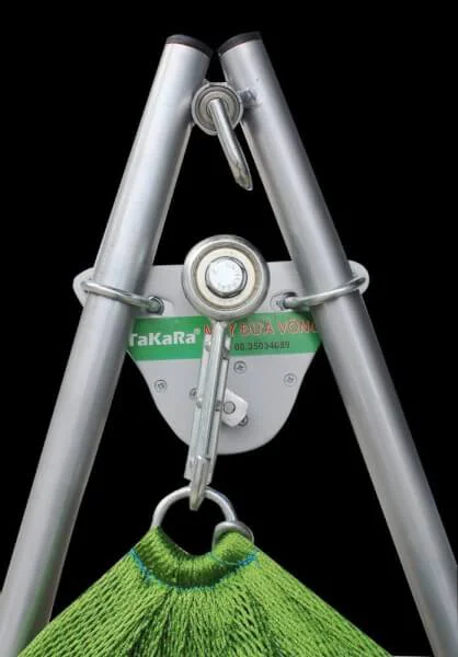 Máy đưa võng Takara