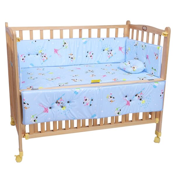 Combo 1 Cũi gỗ đại ConCung Good và 1 Bộ quây nệm gối Autoru dùng cho cũi gỗ - Xanh nhạt (Xanh dương)