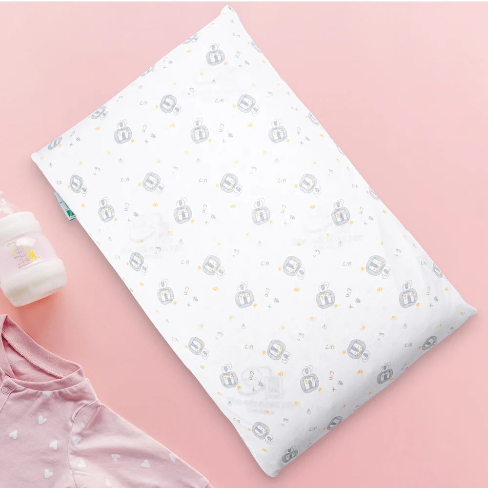 Gối cao su thiên nhiên Baby Lucky - Giao hoạ tiết ngẫu nhiên