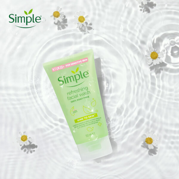 Sữa Rửa Mặt Simple Refreshing Facial Wash Dành Cho Mọi Loại Da 150ml