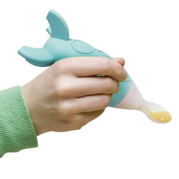 Bình bóp ăn dặm silicon có thìa cho bé Marcus & Marcus, từ 6 tháng - Xanh