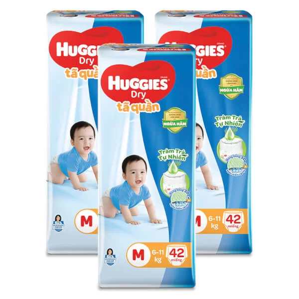 Combo 3 gói Bỉm tã quần Huggies Dry size M 42 miếng (6-11kg) (Sản phẩm sẽ được giao với bao bì ngẫu nhiên)