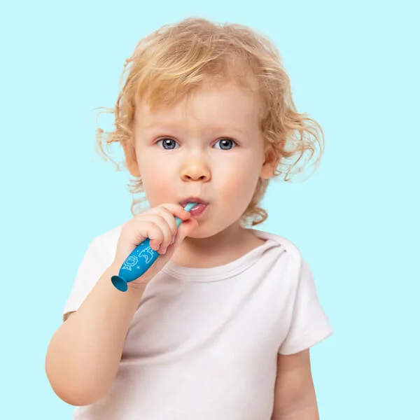 Bàn chải đánh răng silicon cho bé Marcus & Marcus, từ 2 tuổi - Xanh