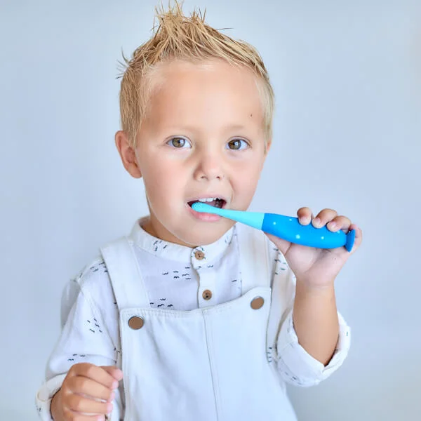 Bàn chải đánh răng silicon cho bé Marcus & Marcus, từ 2 tuổi - Xanh