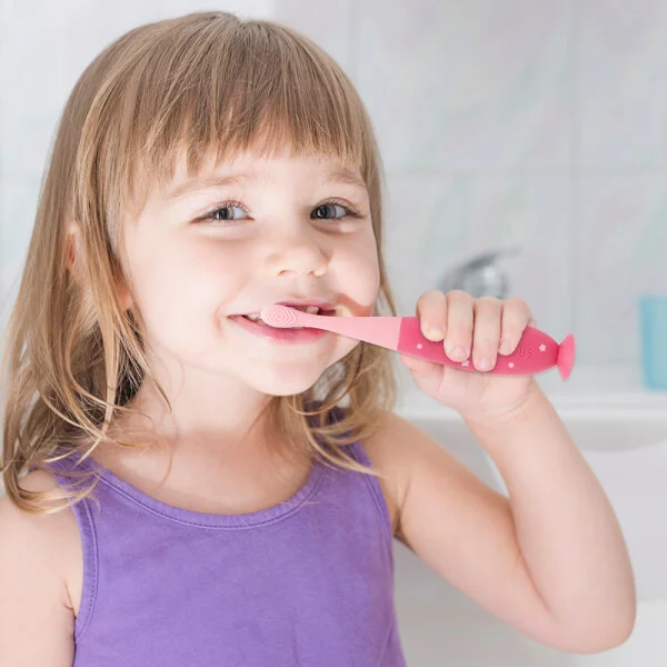 Bàn chải đánh răng silicon cho bé Marcus & Marcus, từ 2 tuổi - Hồng