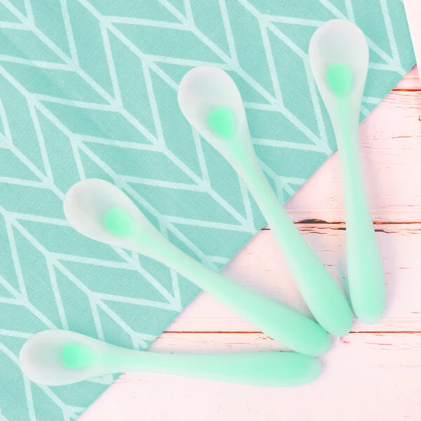 Muỗng silicone Mombella (Xanh)