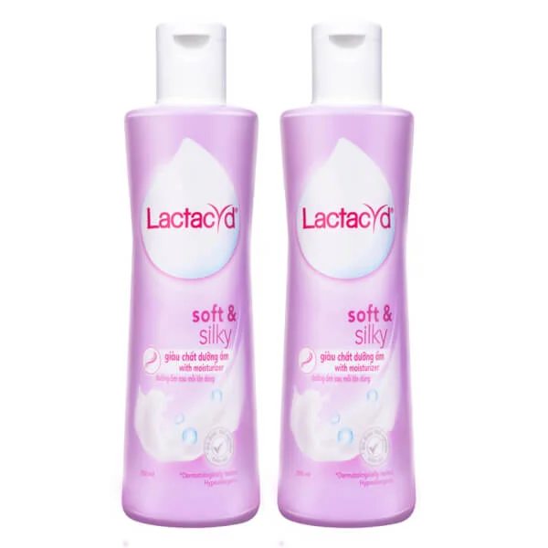 Combo 2 Dung Dịch Vệ Sinh Phụ Nữ Lactacyd Soft and Silky 250ml