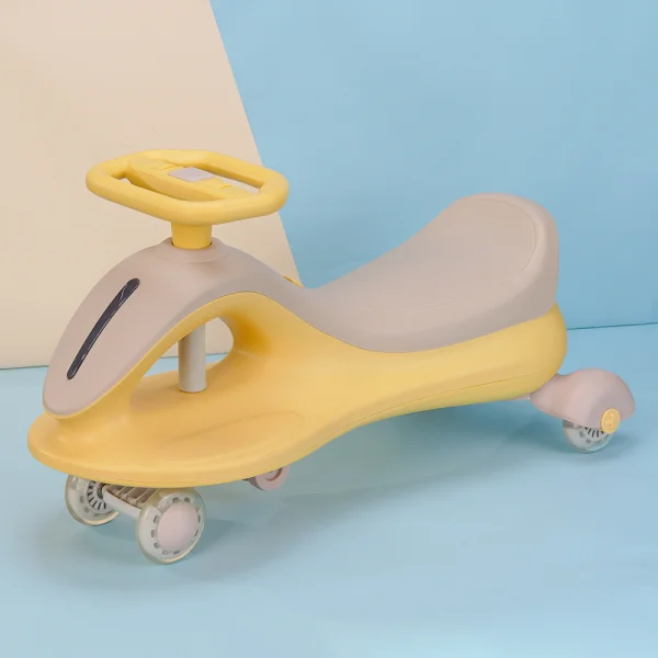 Xe lắc cao cấp có nhạc đèn QT-8068 (Vàng)