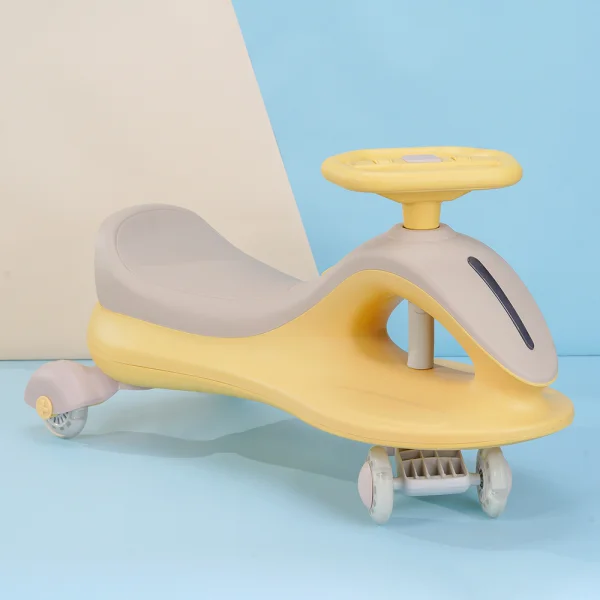 Xe lắc cao cấp có nhạc đèn QT-8068 (Vàng)