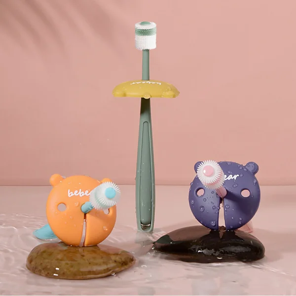 Bàn chải 360 độ kháng khuẩn Bebear (Xanh lá, BHK133)