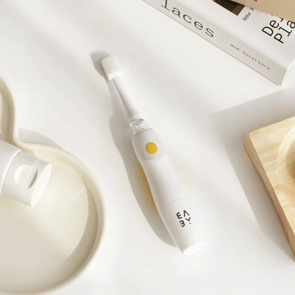 Bàn chải điện silicone Baby&I Step 1 (Vàng, BI-8410 )