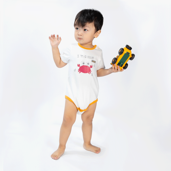 Bodysuit bé trai tam giác Bst Cua sốt trứng muối Animo KK822022_515 (0-12M,Trắng )