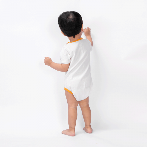 Bodysuit bé trai tam giác Bst Cua sốt trứng muối Animo KK822022_515 (0-12M,Trắng )