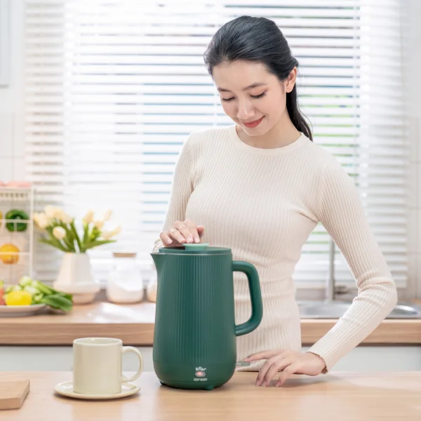 Bình đun siêu tốc Bear 1.6L (ZDH-P16L3, CC, xanh)