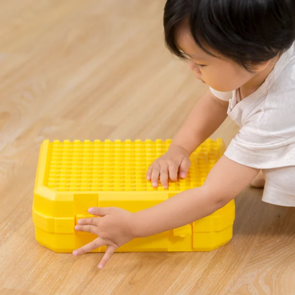 Vali xếp hình vịt chơi cầu trượt và bánh răng chuyển động kèm ngôi nhà có nhạc đèn 2in1 CY529325