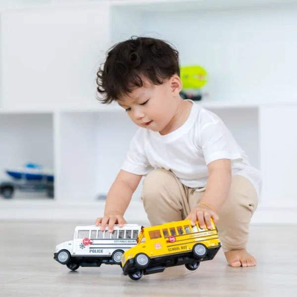 Xe bus mô hình có đèn và âm thanh RFD341561 (Trắng)