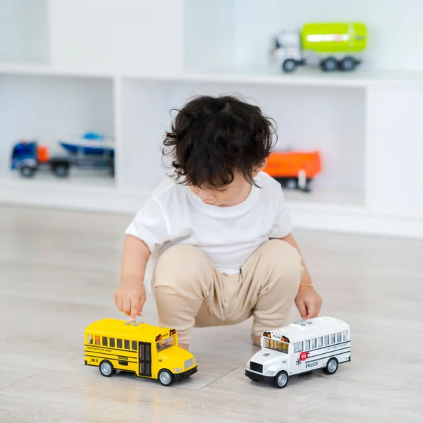 Xe bus mô hình có đèn và âm thanh RFD341561 (Trắng)