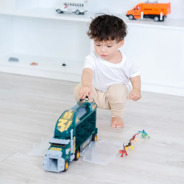 Bộ đồ chơi gồm xe container lớn và mô hình khủng long siêu ngầu CY517241