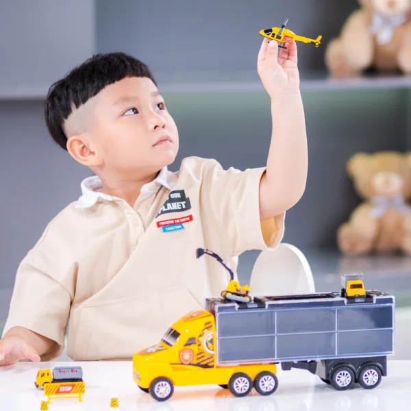 Xe mô hình container lớn chở các xe nhỏ kèm bản đồ CY218032