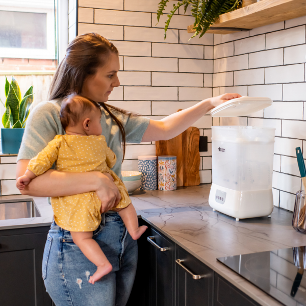 Máy tiệt trùng hơi nước và sấy khô Tommee Tippee Steri-Dry (New)