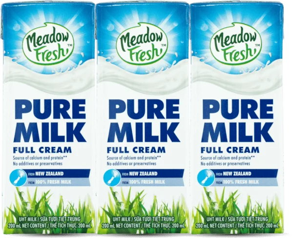 Sữa tươi tiệt trùng Nguyên kem nhãn hiệu Meadow Fresh 200ML (Lốc 3 hộp)