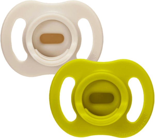 Ty ngậm silicon siêu nhẹ cho bé Tommee Tippee Ultra Light 6-18 tháng (vỉ đôi) (giao mẫu ngẫu nhiên)