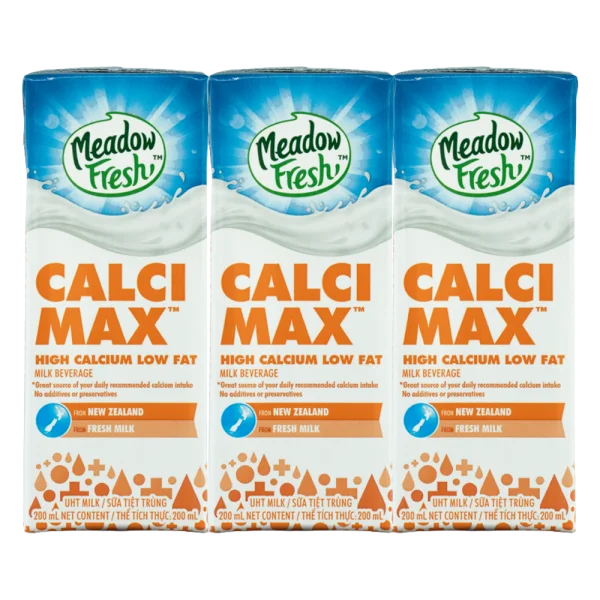Sữa tươi tiệt trùng Giàu Canxi Ít béo nhãn hiệu Meadow Fresh 200ML (Lốc 3 hộp)