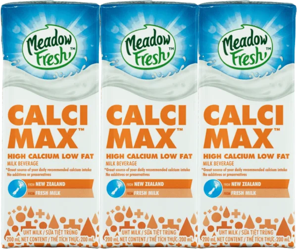 Sữa tươi tiệt trùng Giàu Canxi Ít béo nhãn hiệu Meadow Fresh 200ML (Lốc 3 hộp)