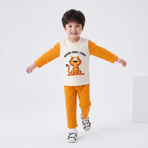 Bộ bé trai dài Animo Easy FW26 VD0926034 (1-4Y,Kem-Vàng)