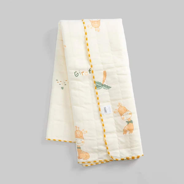 Chăn vải chần bông 3 lớp Animo B2306_MN002 (85x85cm,Kem) - Giao hoạ tiết ngẫu nhiên