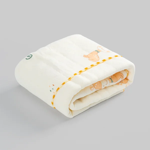 Chăn vải chần bông 3 lớp Animo B2306_MN002 (85x85cm,Kem) - Giao hoạ tiết ngẫu nhiên