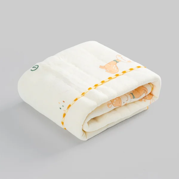 Chăn vải chần bông 3 lớp Animo B2306_MN002 (85x85cm,Kem) - Giao hoạ tiết ngẫu nhiên