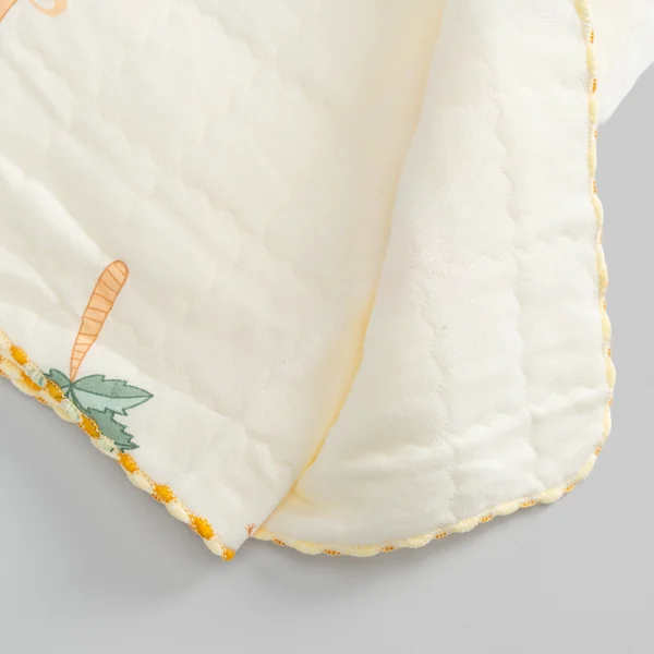 Chăn vải chần bông 3 lớp Animo B2306_MN002 (85x85cm,Kem) - Giao hoạ tiết ngẫu nhiên
