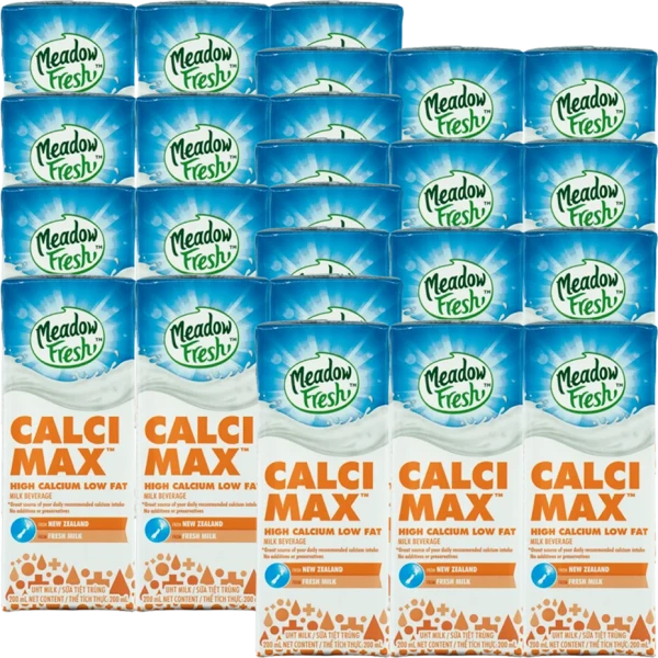 Thùng Sữa tươi tiệt trùng Giàu Canxi Ít béo nhãn hiệu Meadow Fresh 200ML (Lốc 3 hộp)