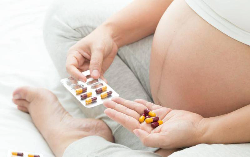 Uống thuốc cảm khi mang thai tuần đầu tiên có nên không?