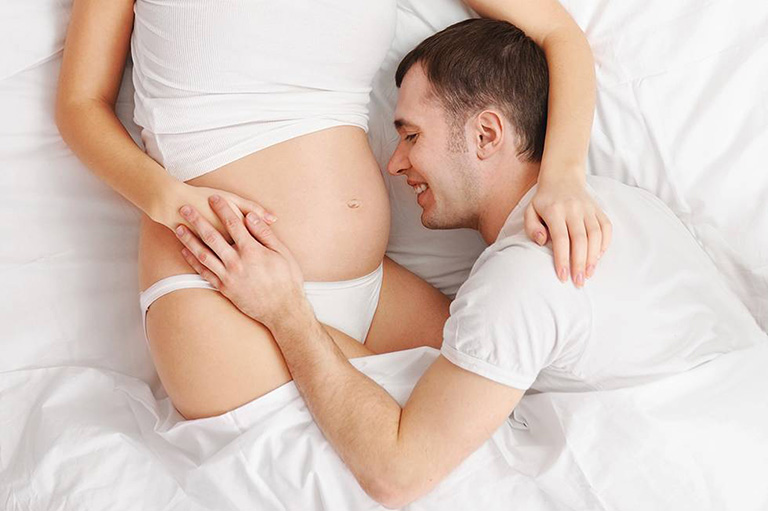 Mẹ mang thai 5 tuần có quan hệ tình dục được không? 