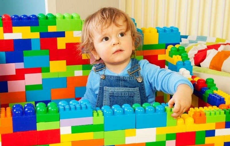 Mách ba mẹ cách chọn đồ chơi cho bé 3 tuổi phát triển toàn diện