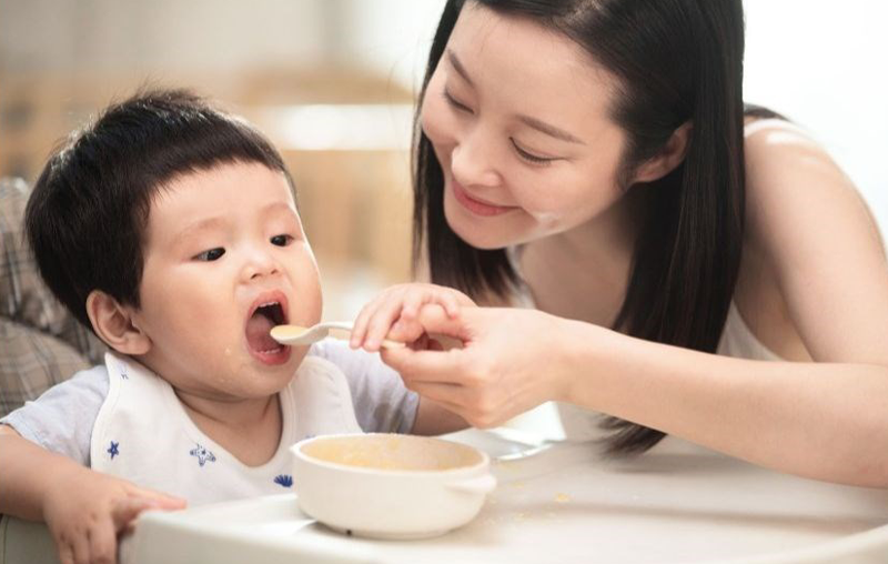 Trẻ mấy tháng có thể ăn phô mai? Top 3 phô mai cho bé được yêu thích