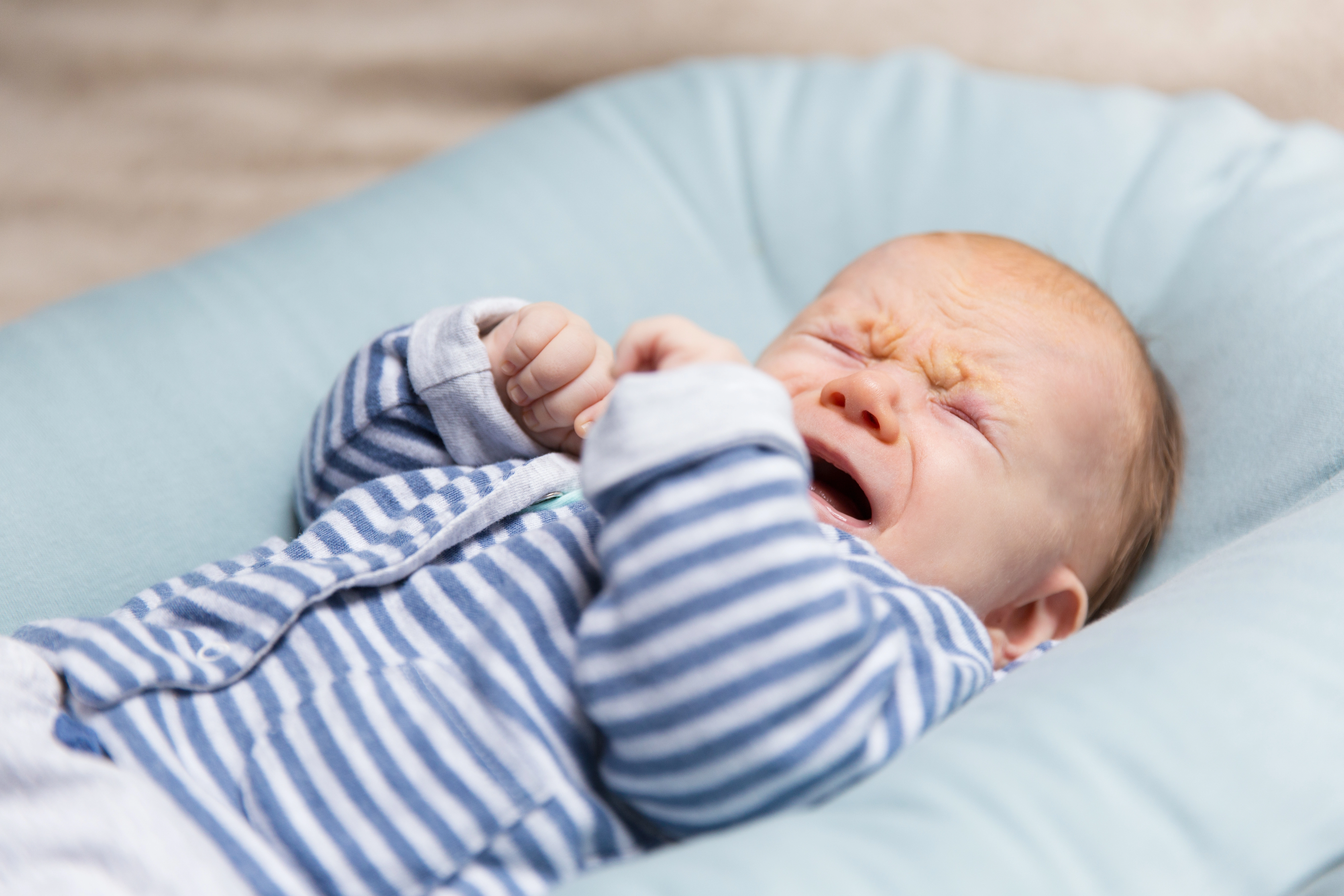 Hậu quả khôn lường khi sử dụng sữa giả cho trẻ sơ sinh và cách mua sữa chính hãng dành cho mẹ bỉm