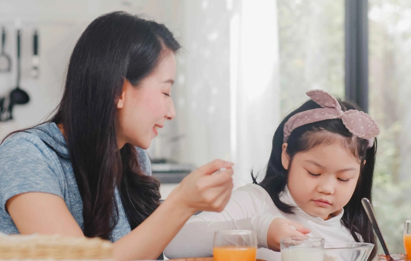Bé ăn nhiều nhưng không tăng cân là do đâu? Mẹ nên làm gì để khắc phục?