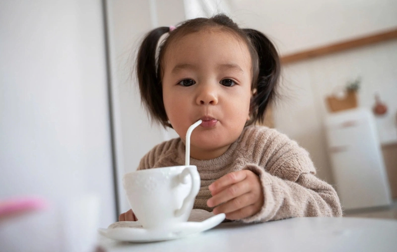 Sữa nước cho bé để được bao lâu? Mách mẹ cách bảo quản sữa tươi trong mùa hè