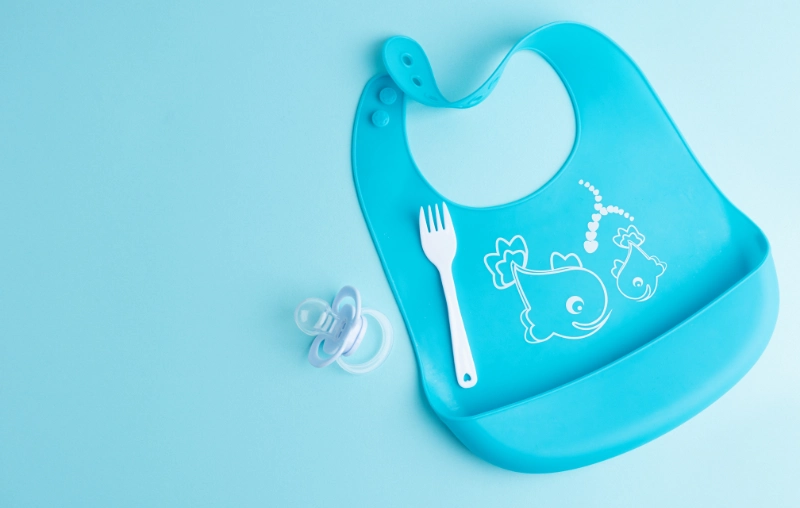 Yếm em bé: Cách chọn đúng chuẩn và gợi ý combo tiện dụng - tiết kiệm cho mẹ