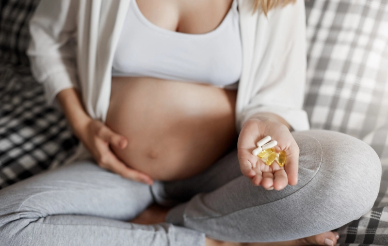 Nên chọn loại vitamin tổng hợp nào cho mẹ bầu 3 tháng cuối thai kỳ? 