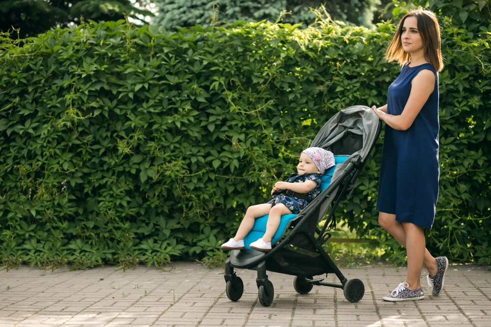Xe đẩy trẻ em gấp gọn: Chọn xe vừa cốp ô tô, dễ mang lên chung cư