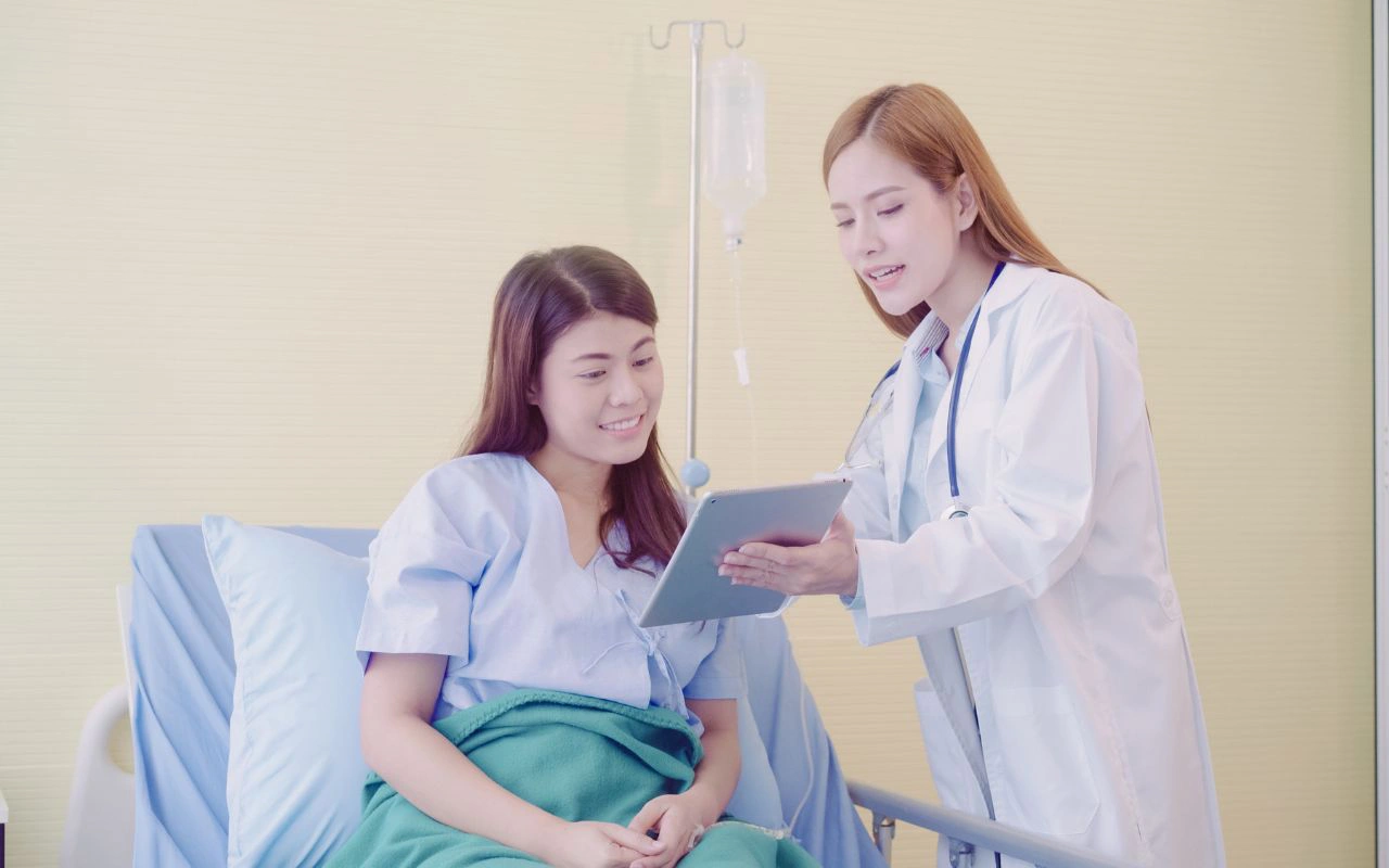 Chăm sóc mẹ sau sinh mổ