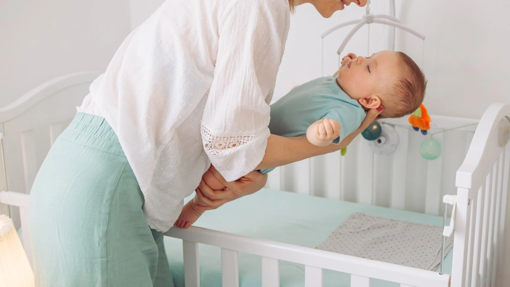 Mẹo gi&uacute;p trẻ sơ sinh ngủ ngon v&agrave;o ban đ&ecirc;m