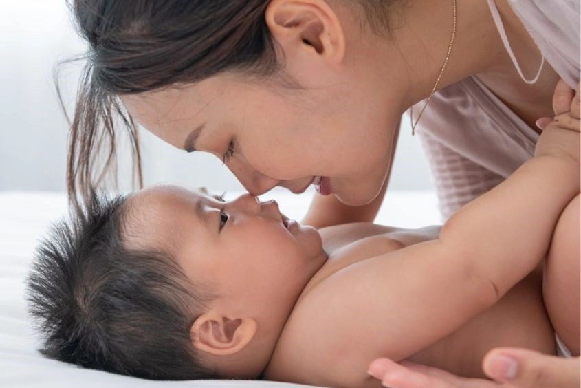 Mẹo gi&uacute;p trẻ sơ sinh ngủ ngon v&agrave;o ban đ&ecirc;m