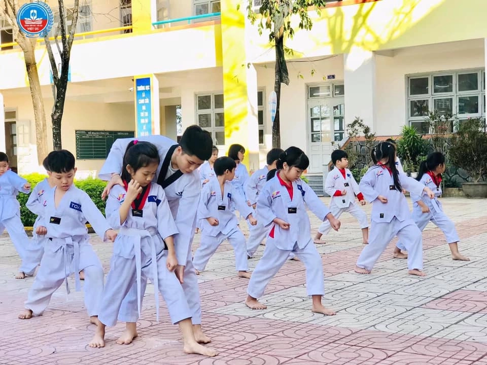 Các bé được học Taekwondo (Ảnh: Internet)