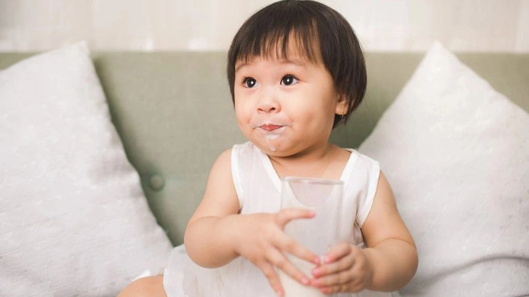 sữa tăng cân cho bé 2 tuổi